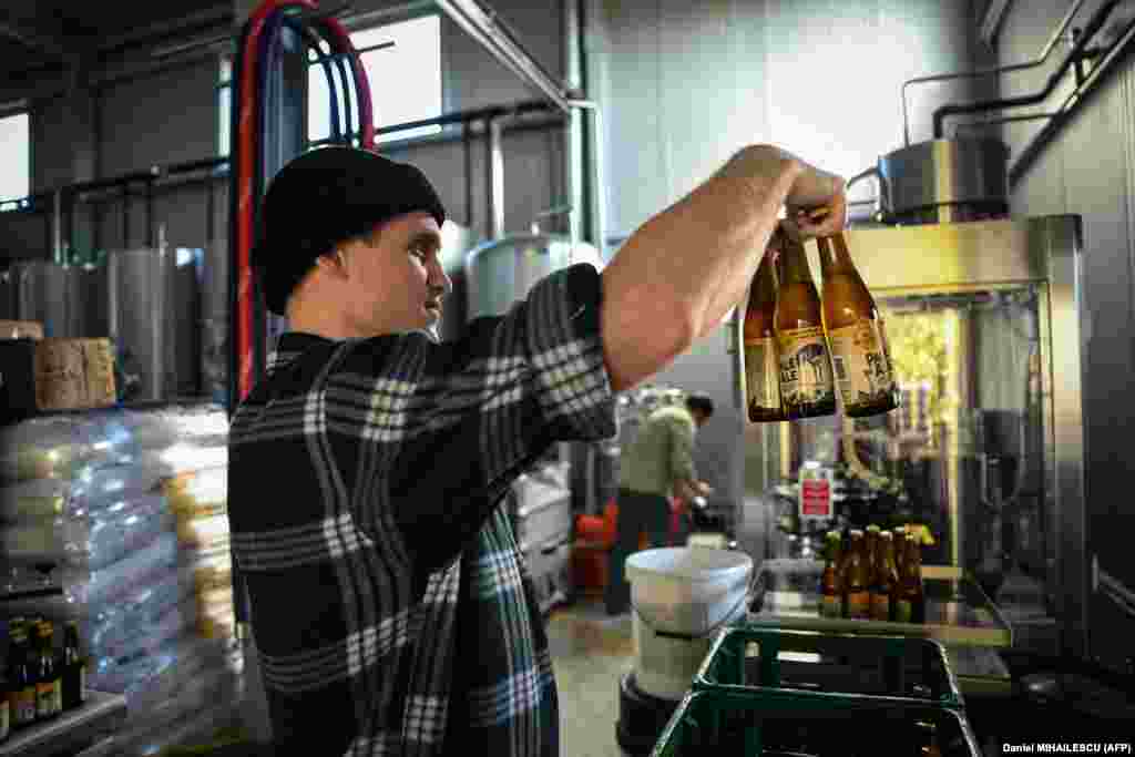 Ranije je Moldaviji Ukrajina obezbeđivala 30 odsto potreba električne energije. Međutim, zbog ruskih napada na energetsku infrastrukturu te zemlje, zvanični Kijev je morao da zaustavi izvoz. Preostalih 70 odsto zaliha dolazi iz regije koja se otcepila -&nbsp; Transistrije - i gde su ruske trupe stacionirane. Ta regija takođe prekida isporuke Moldaviji.