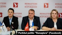 Președinta partidului „Renaștere”, Natalia Parasca (stânga), alături de parlamentarii Alexandr Nesterovschi și Irina Lozovan. Ultimii doi au fost condamnați la închisoare cu executare pentru finanțarea ilegală a partidului.