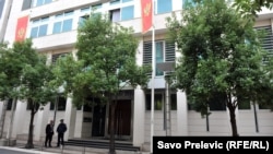 "Nije podijeljen čitav iznos. Podijeljeno je 23 miliona za devet kompanija", kaže Mirko Bošković (Foto: Zgrada Vlade)