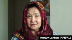 Зейнеп-апай, житель Дома ветеранов. Алматы, 30 сентября 2014 года.