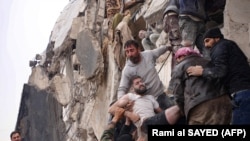 Izvlačenje preživelih u Jandrisu