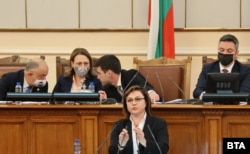 Корнелия Нинова