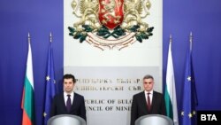 Кирил Петков каза, че темата за разполагане на допълнителни войски на НАТО в България не е била обсъждана от Министерския съвет и коментарът на Стефан Янев е бил "лична позиция"