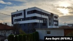 Stan u Cazinu se ranije mogao kupiti po cijeni od 1.300 maraka (oko 650 eura)