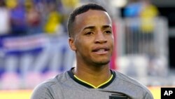 Pitanje oko državljanstva ekvadorskog igrača Byrona Castilla aktuelno je već godinu dana (na fotograiji Castillo pred jedan od mečeva, juni 2022.