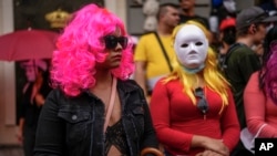 Tüntetés Madridban egy törvényjavaslat ellen, amely büntetné a prostitúció ügyfeleit és támogatóit 2022. szeptember 12-én