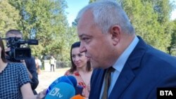 Иван Демерджиев е служебен министър на вътрешните работи. 