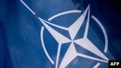 Знамето на НАТО. 