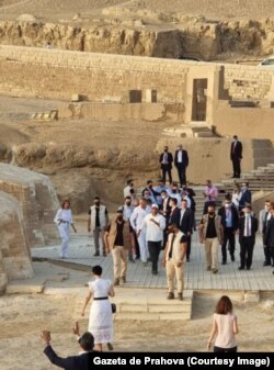 Klaus Iohannis a făcut o vizită de stat de o zi în Egipt, iar după întâlnirile oficiale a mers în excursie la Piramide.