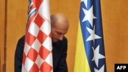 Zastave Hrvatske i Bosne i Hercegovine