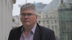 A forint, a stagnáló magyar bérek és a Déva vára-effektus