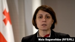 ელენე ხოშტარია