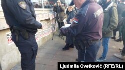 Policija proverava dokumenta aktivista, četrvrtak, 25. novembar.