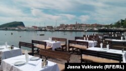 Za radne dozvole se čeka i mjesec dana. Budva, Crna Gora, 20.april.2024.