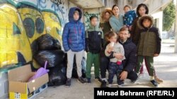 Elvisova porodica se nada da će uskoro spavati na toplom. Mostar, 10. 1. 2024.