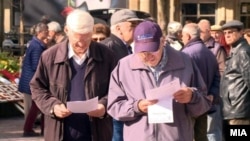 Илустрација, пензионери во Скопје 