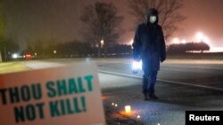 Protesti protiv smrtne kazne ispred državnog zatvora u saveznoj državi Indiani, januar 2021. 