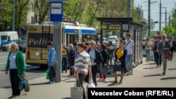 Înțelegerea din 2007 a prevăzut renovarea a 300 de stații de așteptare a transportului public, în special a celor din zona centrală a Chișinăului.