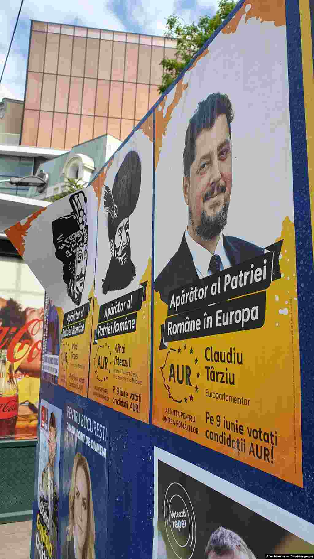 Afișe electorale ale Alianței pentru Unirea Românilor. Alături de Claudiu Târziu, locul doi pe listele pentru europarlamentare, stau doi domnitori care îi îndeamnă pe alegători să voteze AUR - Vlad Țepeș și Ștefan cel Mare.&nbsp;