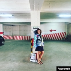 ეკა პლასტიკვოჩერის საწვიმარში პლასტიკისგან დამზადებული ჩანთით