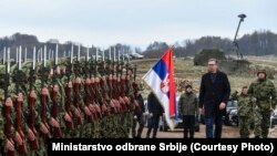 Српскиот претседател Александар Вучиќ на воената вежба „Вихор 2024“. 19 април 2024 година.
