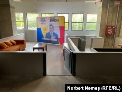 Macheta unui apartament pe care George Simion promite că îl va vinde românilor cu 35.000 de euro.