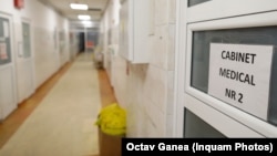 Medicii de familie din România se plâng că reducerea sumelor pe care le primesc de la CNAS pentru pacienți ar putea duce la închiderea unor cabinete. 