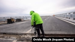 În 2023, România a deschis circulaţiei doar 81 de kilometri de autostradă. Anul acesta autorităţile române promit cel puţin dublu. 