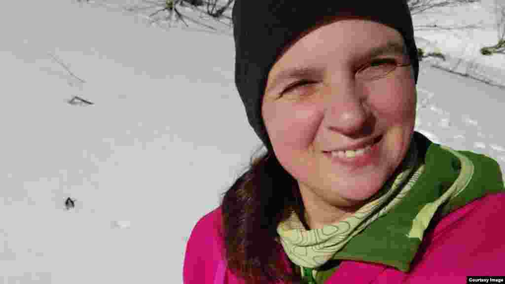 Gergana Doychinova osnovala je fondaciju Ela I Ti 2017. godine kako bi pomogla Bugarima sa invaliditetom da iskuse divnu prirodu. Oni sa invaliditetom &quot;imaju iste snove kao i mi&quot;, rekla je ona za RSE. Organizovanje izleta sa volonterima omogućava ljudima koji pate od iscrpljujućih bolesti da &quot;iskuse atmosferu planina&quot; na način na koji ne mogu sami, rekla je ona.