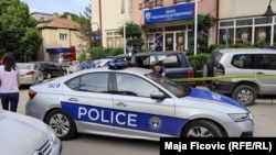 Kosovska policija u akciji kod predstavništva Banke Poštanske štedionice u Severnoj Mitrovici, 20. maj 2024.