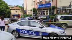 Kosovska policija u akciji kod filijale Poštanske štedionice u Severnoj Mitrovici, 20. maj 2024.