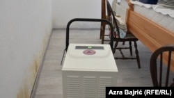 Mašina u kući Ajke Šertović radi 24 sata kako bi isušila podove i zidove.