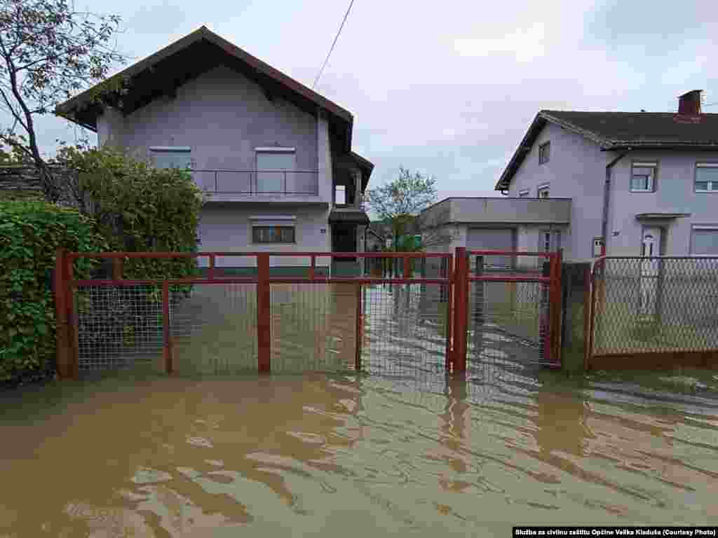 Poplave u Velikoj Kladuši, 17. maj