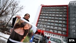 Протест пред "Пирогов" заради казуса "Даная". Архивна снимка