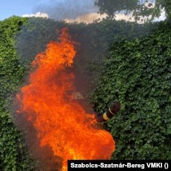 Magyar tűzoltó az OKF egy dátum nélküli felvételén