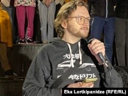 ბათუმი. 16 თებერვალი. ოპოზიციონერი ლიდერის, ალექსეი ნავალნის გარდაცვალების შემდეგ, რუსეთის მოქალაქეები ბათუმში შეიკრიბნენ.