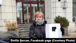Jurnalista Emilia Șercan protestează de zece zile împotriva clasării dosarului său de kompromat. 