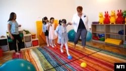 Gyerekek játszanak a Pünkösdi Gyermekvédő Szolgálat által létrehozott Korai Fejlesztési Központban Kaposváron 2021. május 21-én (képünk illusztráció)