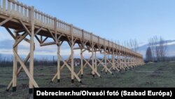 Debrecentől harminc kilométerre található a hatvanmillió forintnyi uniós támogatásból megvalósult beruházás Nyírmártonfalván. Az Integritás Hatóság több hasonló projektet vizsgált összesen 1,61 milliárd forint értékben, és súlyos szabálytalanságokat talált