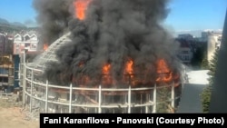 Пожарът е овладян, изгоря част от покривната конструкция на Универсалната зала, 9 април 2024 г. 