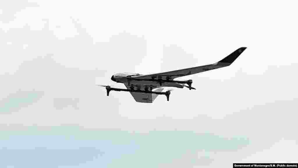 Njihova brzina krstarenja je 18 metara u sekundi, a maksimalna &nbsp;24 m/s. Izdržljivost je dva i po sata, a operativni domet, kao i domet veze, do 40 kilometara. Visina leta je do 4.000 metara, a opremljeni su i sigurnosnim padobranima. &nbsp;