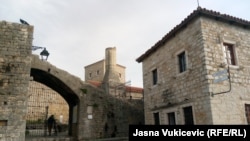 Muzej Ulcinja, uz trg na kojem se nalazi crkva-džamija, 15. decembra 2023.