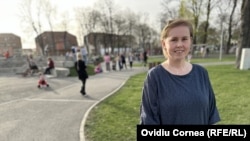 Medicul Claudia Pojan lucrează la o unitate de primiri urgențe din Cluj-Napoca și a inițiat o petiție în care cere înființarea unui centru de permanență în Florești, unde locuiește. Cei 70.000 de locuitori nu beneficiază de acest tip de servicii.