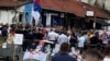 Protest ultradesničara ispred prostora u kojem je trebalo da bude održan festival "Mirëdita, dobar dan" u Beogradu, 27. jun 2024.