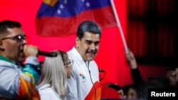 Президентът на Венецуела Николас Мадуро на митинг след обявяването на резултатите от референдума за Есекибо, 3 декември 2023 г.