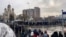 Mii de oameni s-au adunat la Biserica Maicii Domnului din Moscova la 1 martie să-și ia rămas bun de la activistul anticorupție&nbsp;Aleksei Navalnîi, care a murit într-o închisoare de dincolo de Cercul Polar în circumstanțe neclare.&nbsp;<br />
<br />
&nbsp;