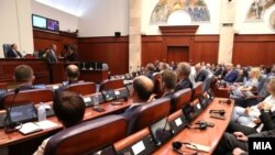 Седницата започна вчера (22 јуни) и треба да заврши најдоцна до вечерва на полноќ.