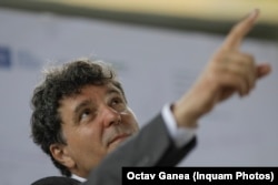 Nicușor Dan este candidat independent la Primăria Generală București, susținut de Alianța Dreapta Unită formată din USR, PMP și Forța Dreptei.