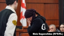 მკვლელობაში ბრალდებულის და, იეგანა სადიკოვა რუსთავის საქალაქო სასამართლოში, 18 იანვარი