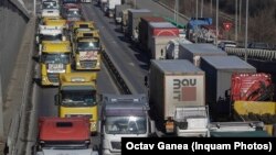 Protestele din ultima săptămână sunt un magnet pentru partidele suveraniste, dar nu numai, care urmăresc să le capitalizeze politic. 